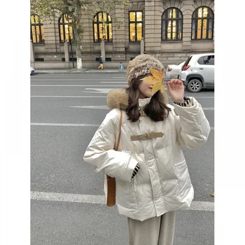 Зимата е кремаво-бяло пуховое палто с памучна подплата, женски кратко утолщенное палто с качулка и голям кожа яка - Изображение 2  