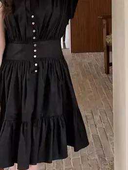 Секси черна мини-рокля без ръкави, Новост 2023, лятно дамско однобортное една модерна къса рокля с плисирана талия, трапецовидна форма, с V-образно деколте - Изображение 2  